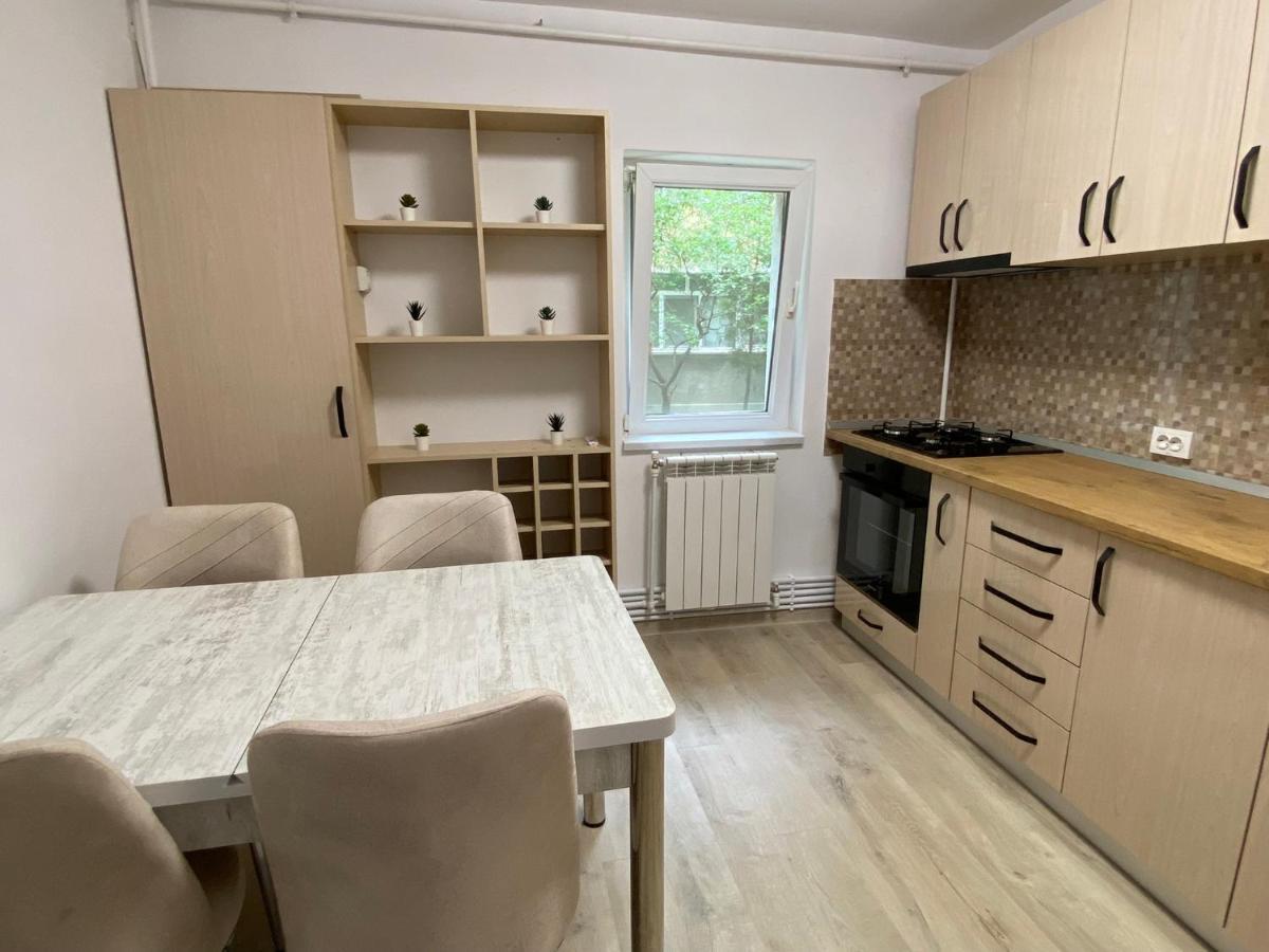 Grove Apartment Бузэу Экстерьер фото