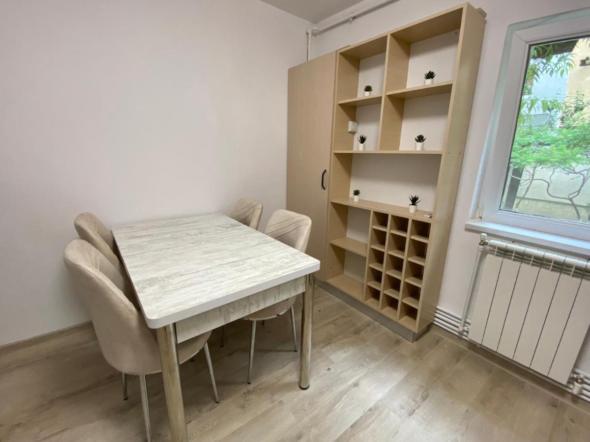 Grove Apartment Бузэу Экстерьер фото